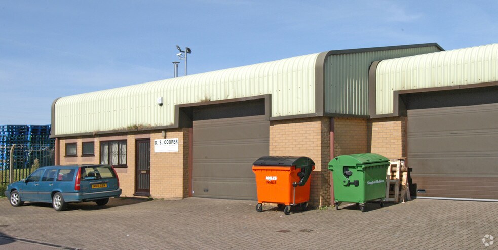 6-8 Henson Clos, Kettering à louer - Photo de l’immeuble – Image 3 sur 5