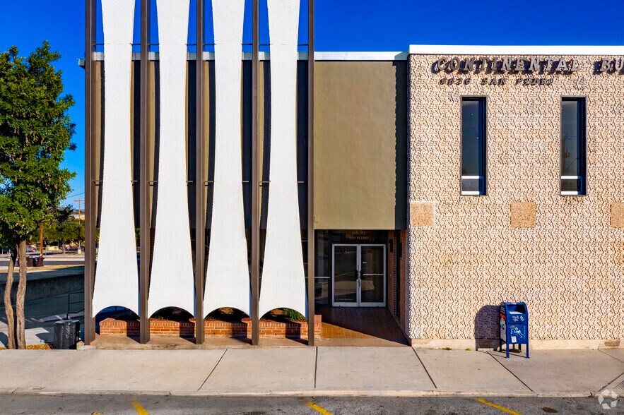 6836 San Pedro Ave, San Antonio, TX à louer - Photo de l’immeuble – Image 3 sur 27