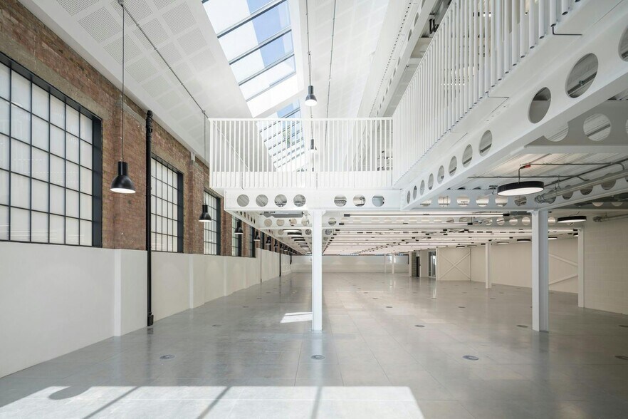 36-52 Fortess Grv, Londres à vendre - Photo de l’immeuble – Image 1 sur 6