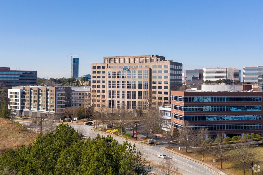 3225 Cumberland Blvd SE, Atlanta, GA à louer - Photo de l’immeuble – Image 2 sur 10