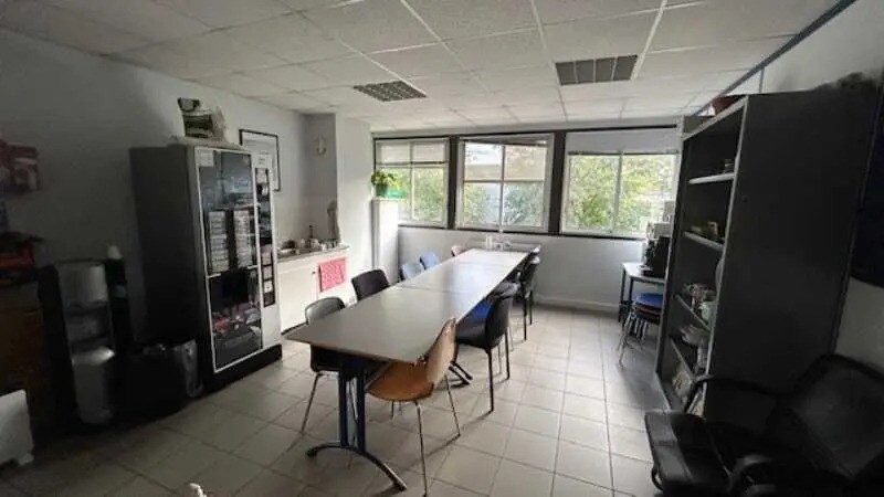 Bureau dans La Chapelle-sur-Erdre à vendre - Photo de l’immeuble – Image 3 sur 11