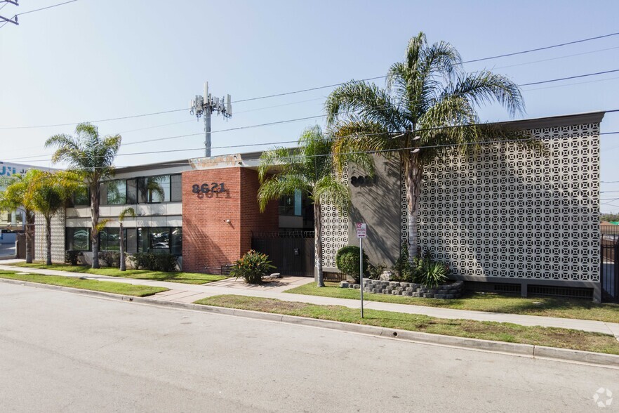 8621 Bellanca Ave, Los Angeles, CA à vendre - Photo principale – Image 1 sur 4