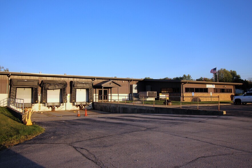 2051 Riverfork Dr, Huntington, IN à vendre - Photo de l’immeuble – Image 3 sur 27