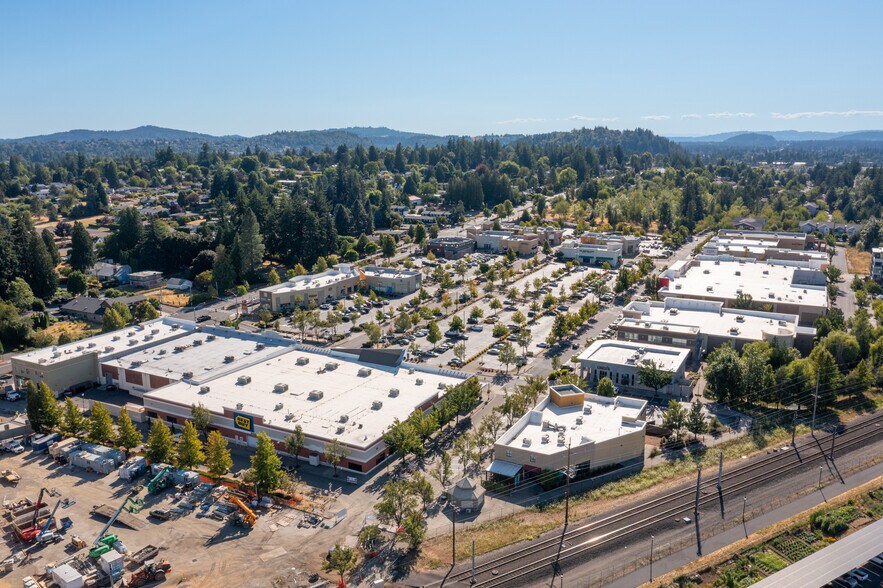 NW Division St, Gresham, OR à louer - Photo de l’immeuble – Image 2 sur 13