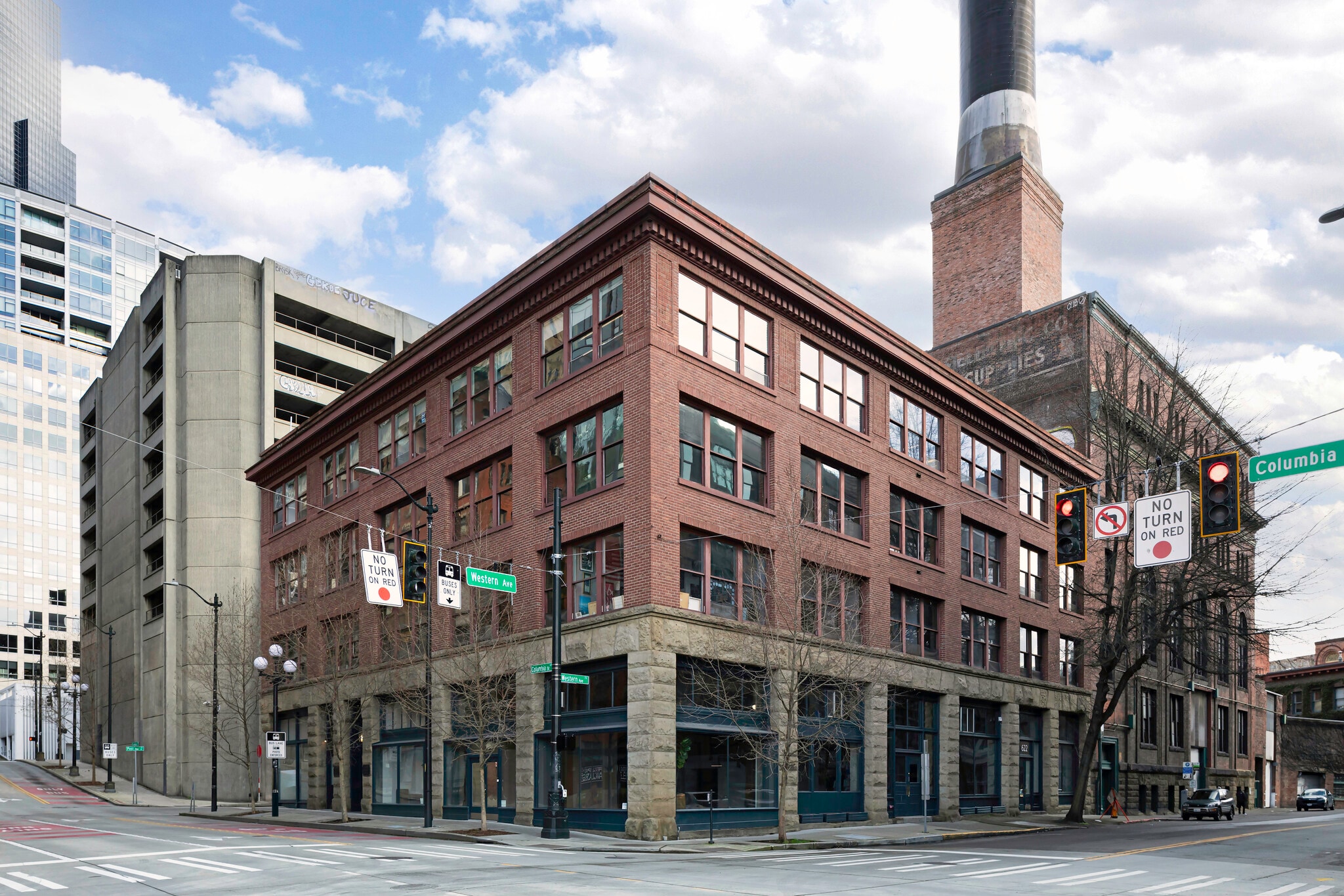 81-85 Columbia St, Seattle, WA à louer Photo de l’immeuble– Image 1 sur 6