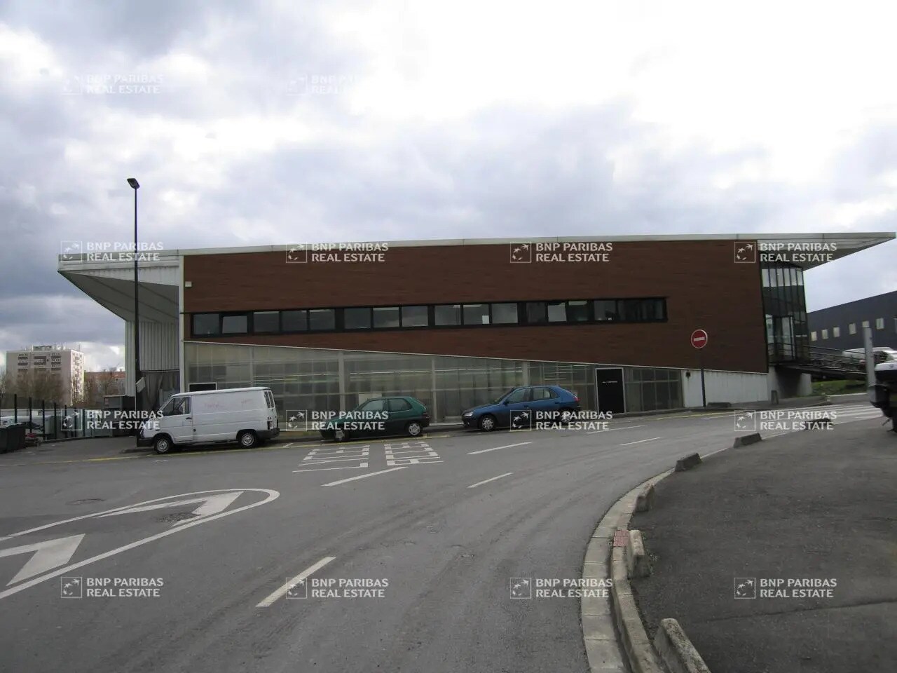 Local d'activités dans Champigny-sur-Marne à vendre Photo de l’immeuble– Image 1 sur 13