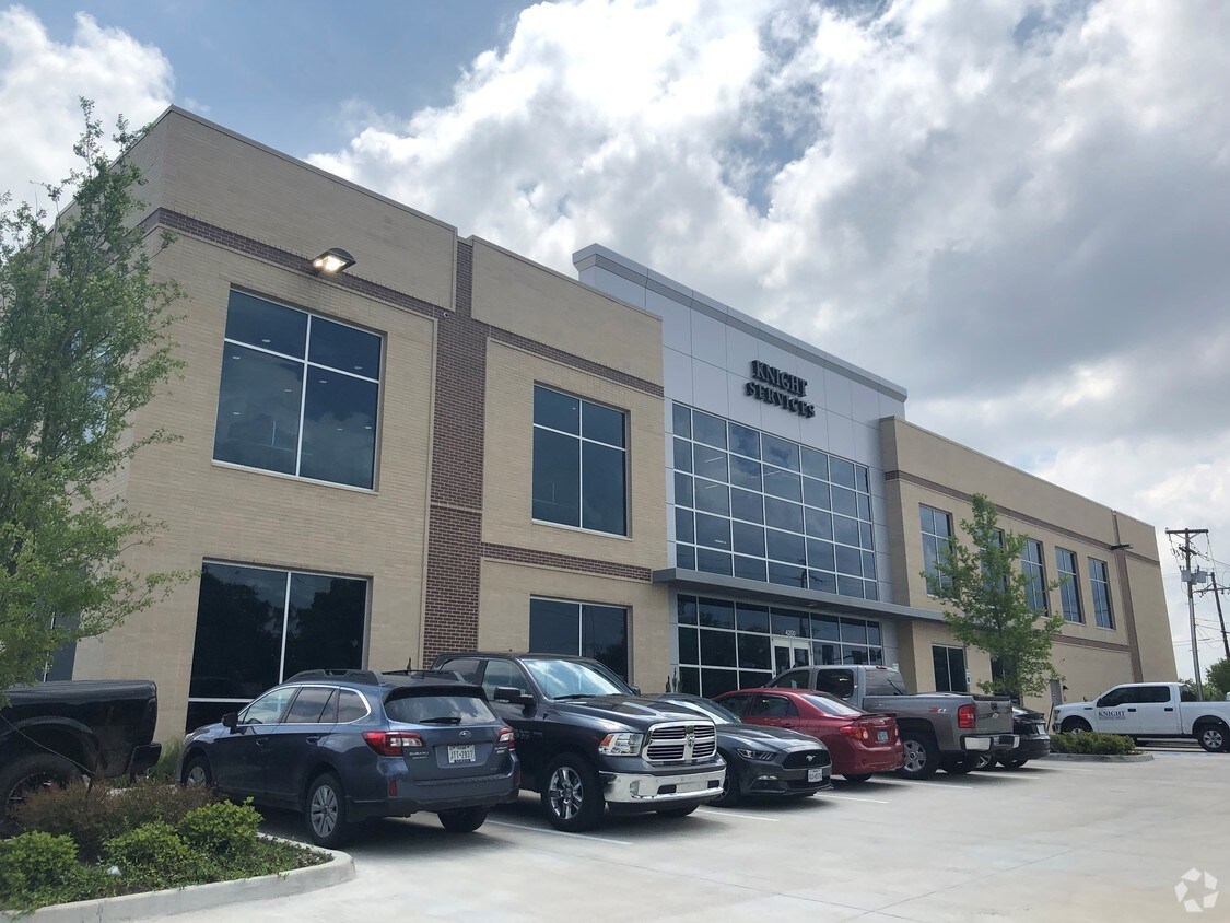 4200 Sojourn Dr, Addison, TX à vendre Photo principale– Image 1 sur 2