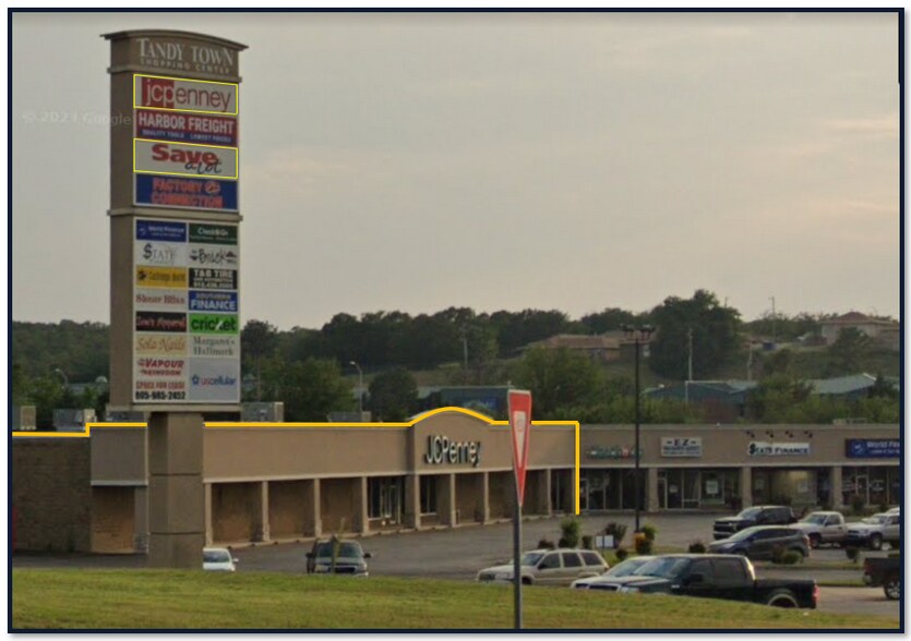 1744 E Carl Albert Pky, Mcalester, OK à louer - Photo de l’immeuble – Image 2 sur 6