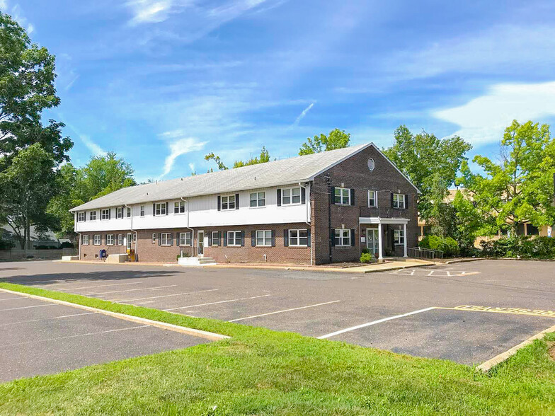 411 E Marlton Pike, Cherry Hill, NJ à louer - Photo de l’immeuble – Image 1 sur 16