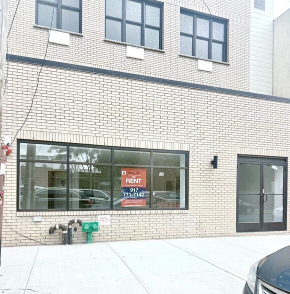 15007 41st Ave, Flushing, NY à louer - Photo de l’immeuble – Image 2 sur 7