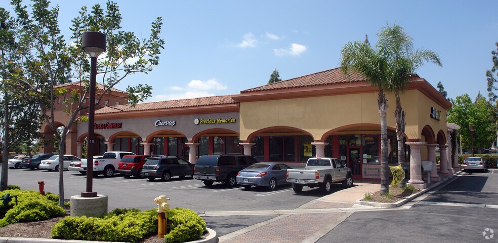 11343 Baseline Rd, Rancho Cucamonga, CA à louer - Photo de l’immeuble – Image 2 sur 11