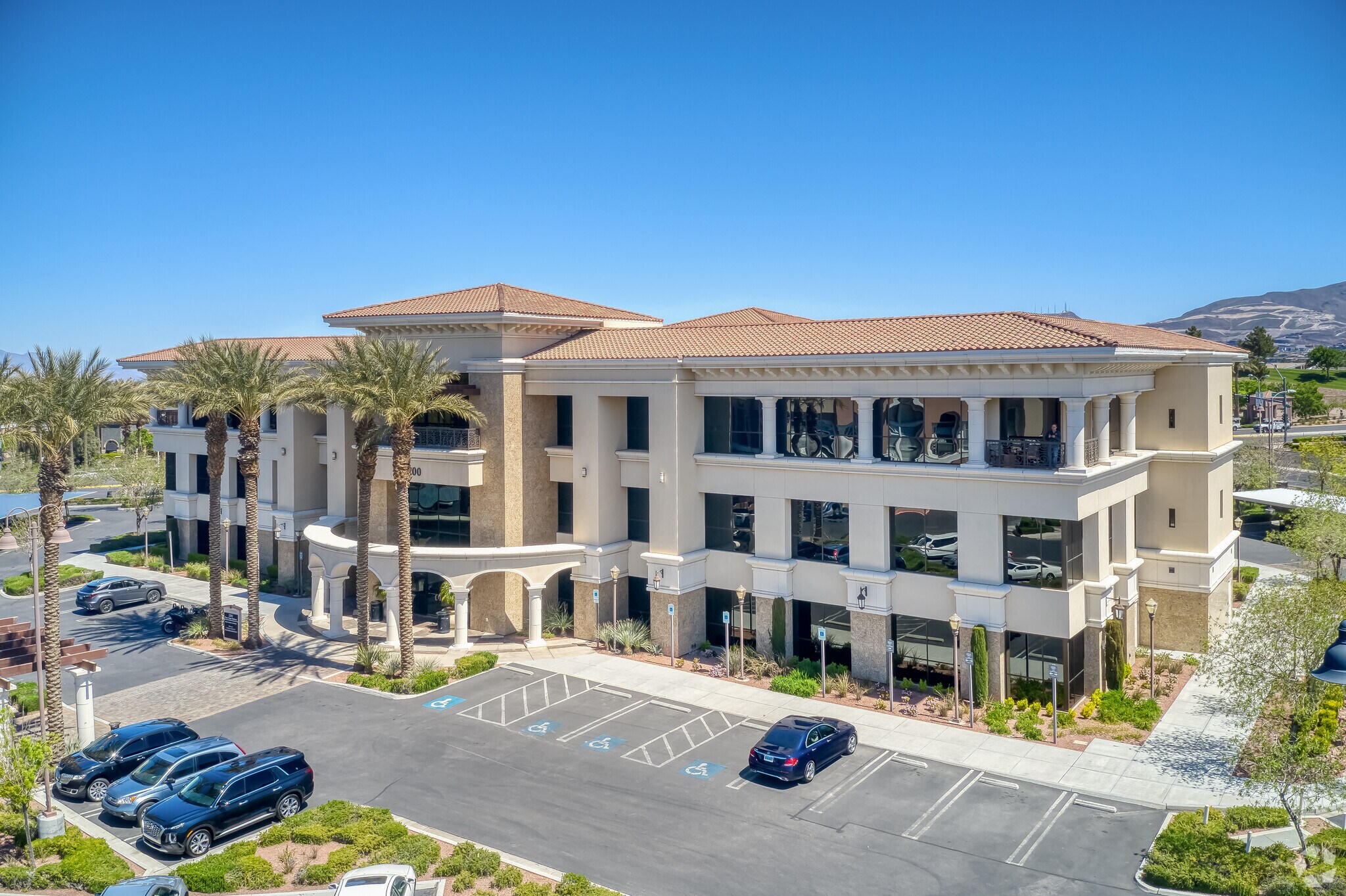 2200 Paseo Verde Pky, Henderson, NV à louer Photo principale– Image 1 sur 42
