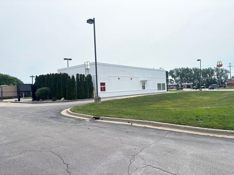 6362 3 Mile Rd, Bay City, MI à louer - Photo de l’immeuble – Image 2 sur 12