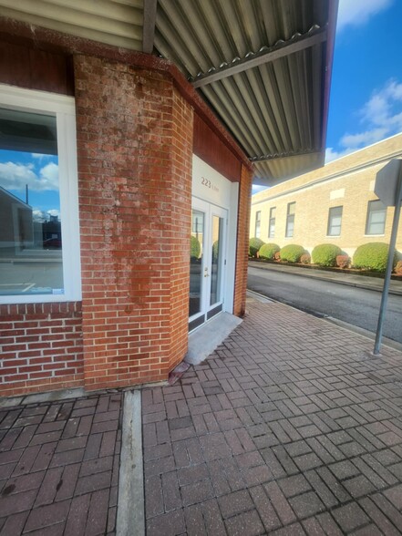 223 N Main St, Franklin, VA à louer - Photo de l’immeuble – Image 3 sur 26