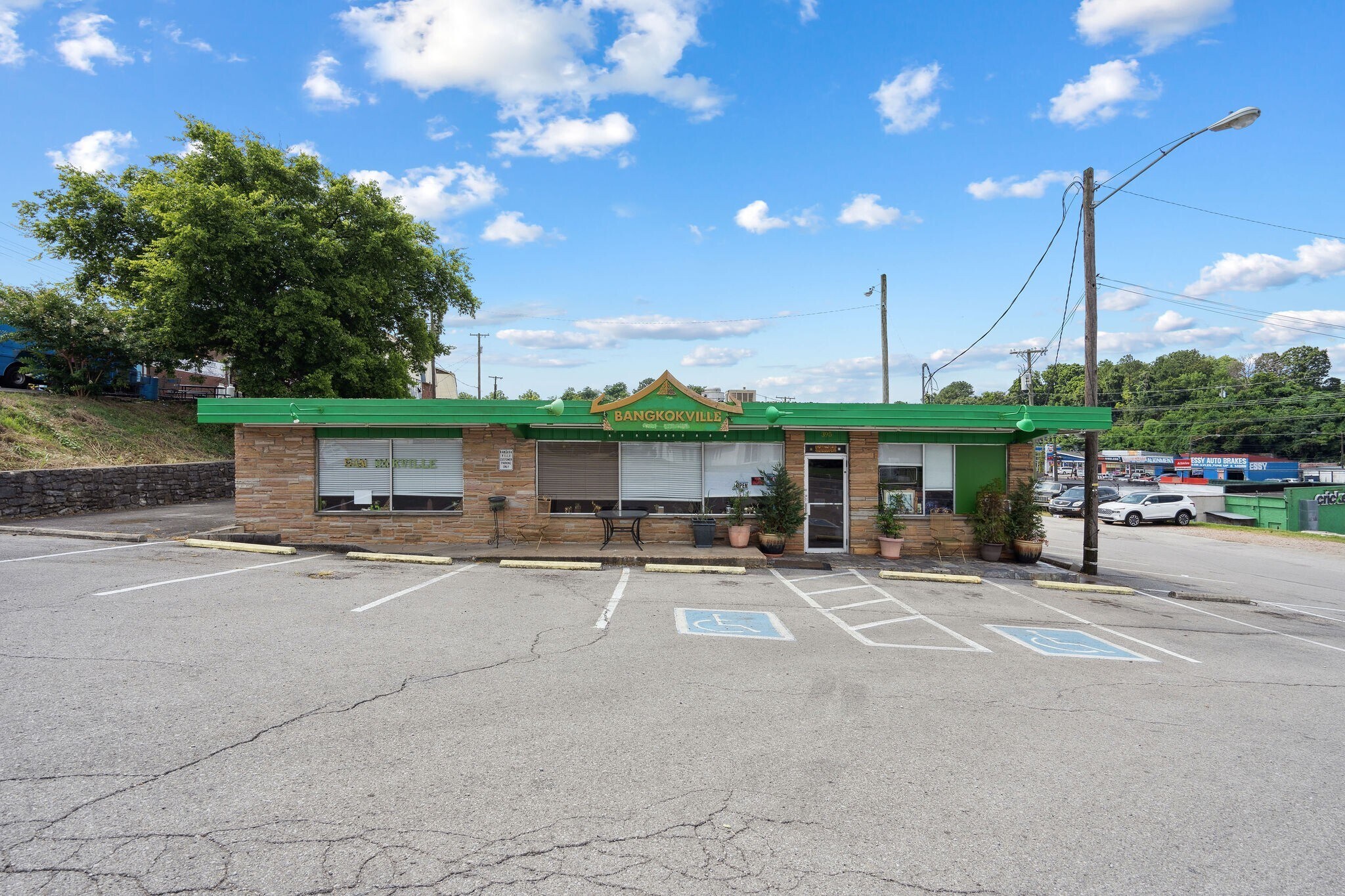 395 Haywood Ln, Nashville, TN à vendre Photo de l’immeuble– Image 1 sur 16