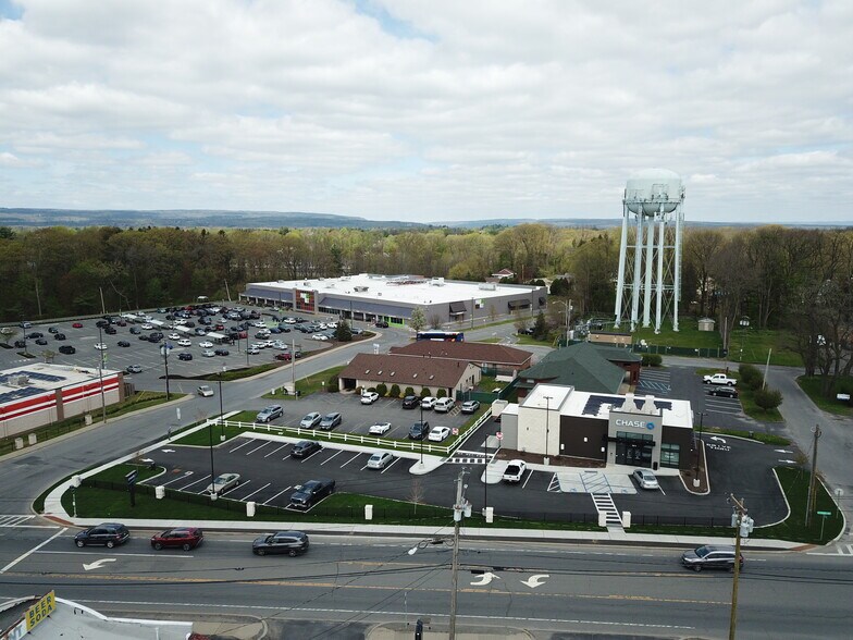 1875 Altamont Ave, Schenectady, NY à vendre - Photo de l’immeuble – Image 1 sur 4