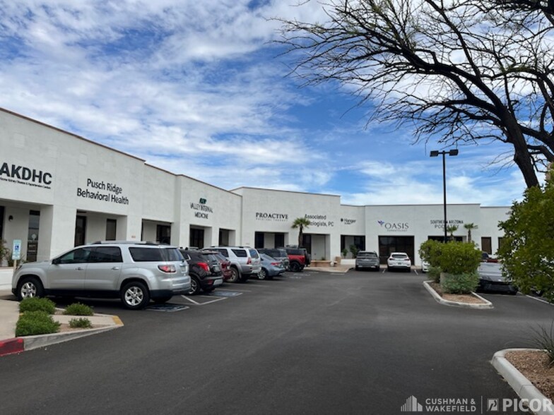 1055 N La Canada Dr, Green Valley, AZ à louer - Photo de l’immeuble – Image 2 sur 2