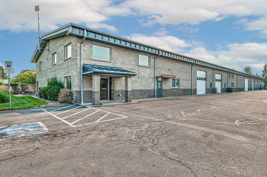 62958 NE Layton Ave, Bend, OR à vendre - Photo de l’immeuble – Image 1 sur 44
