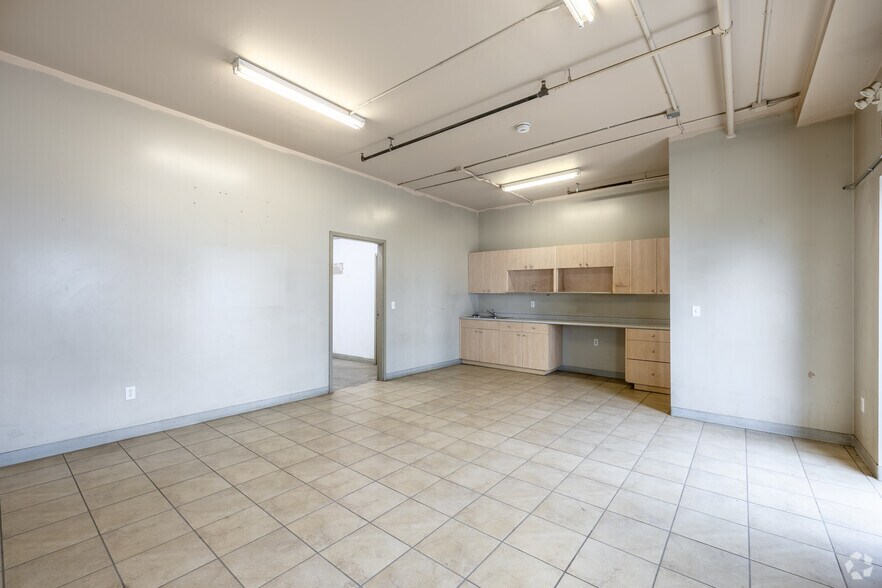 1177-1185 Venture Av SE, Calgary, AB à vendre - Hall d’entrée – Image 2 sur 22