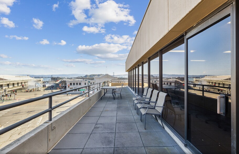 900 Front St, San Francisco, CA à louer - Photo de l’immeuble – Image 2 sur 14