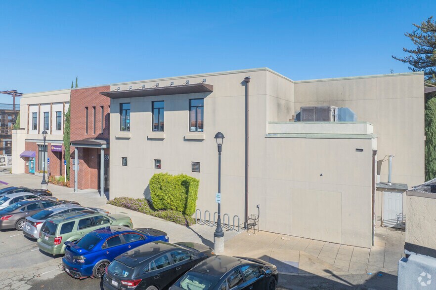 39-101 S Livermore Ave, Livermore, CA à louer - Photo de l’immeuble – Image 3 sur 11