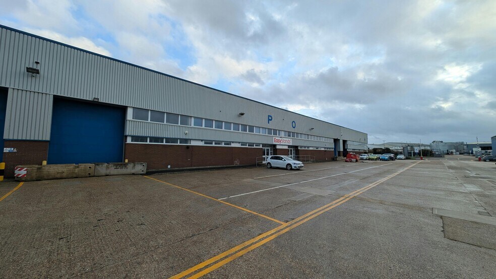 Brunel Rd, Totton à louer - Photo de l’immeuble – Image 1 sur 17