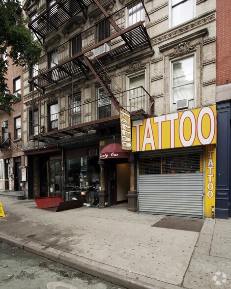 21 First Ave, New York, NY à vendre - Photo de l’immeuble – Image 2 sur 2