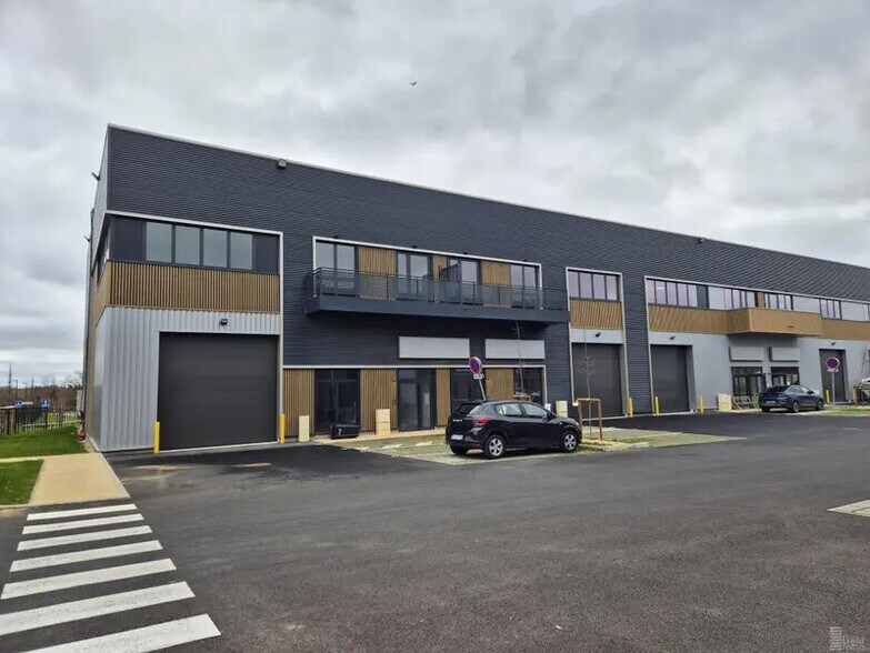 Industriel/Logistique dans Chalifert à louer - Photo de l’immeuble – Image 2 sur 11
