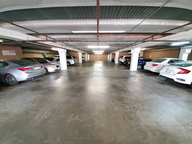430 S Garfield Ave, Alhambra, CA à louer - Photo de l’immeuble – Image 2 sur 12