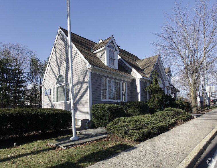 101 Noroton Ave, Darien, CT à louer - Photo de l’immeuble – Image 2 sur 2