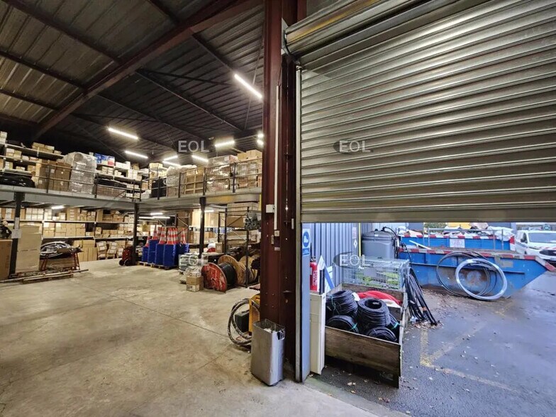 Local d'activités dans Valenton à vendre - Photo de l’immeuble – Image 3 sur 22