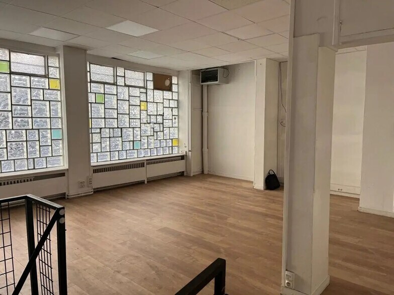 113 Rue Lamarck, Paris à vendre - Photo de l’immeuble – Image 2 sur 11