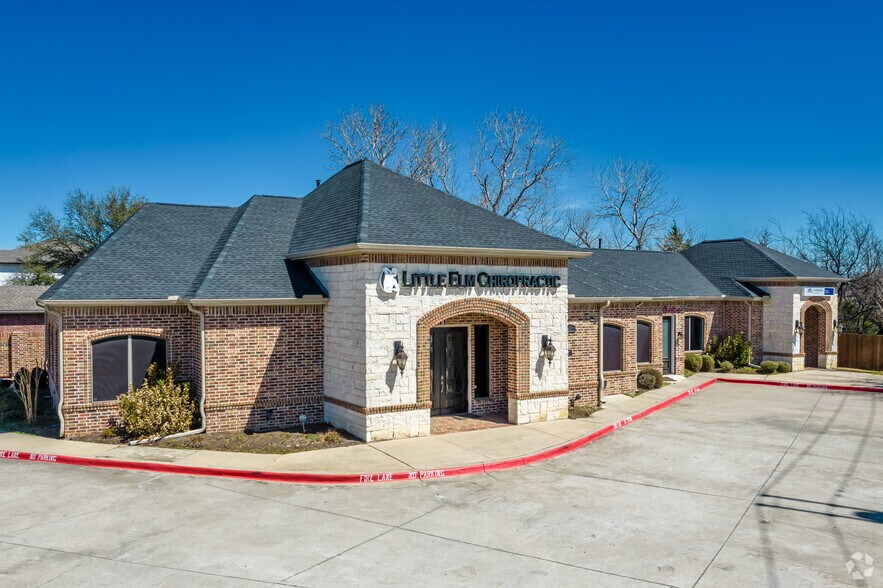 901 E Eldorado Pky, Little Elm, TX à louer - Photo de l’immeuble – Image 2 sur 23