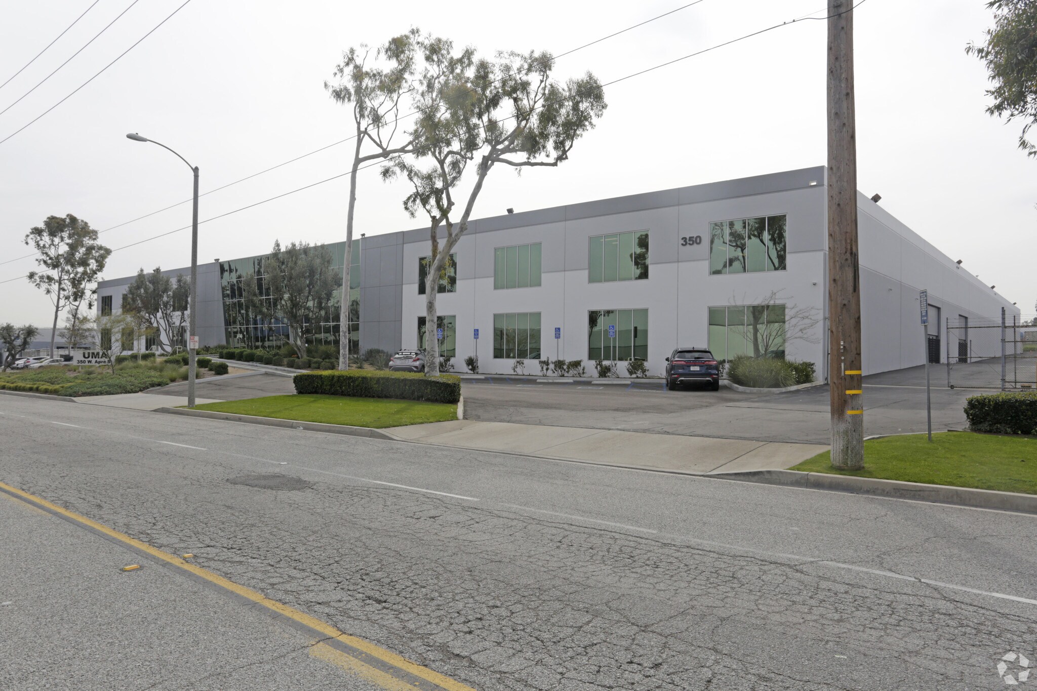 350 W Apra St, Compton, CA à louer Photo de l’immeuble– Image 1 sur 6