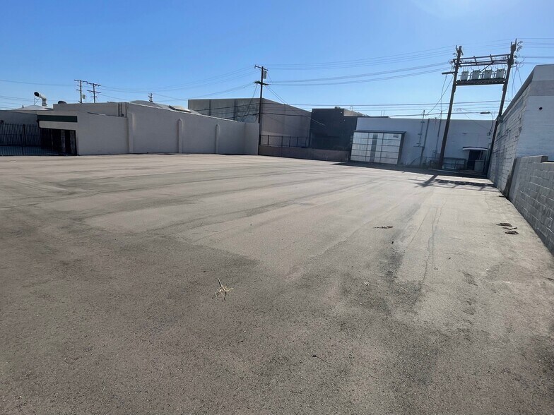 3059 N California St, Burbank, CA à louer - Photo de l’immeuble – Image 2 sur 5