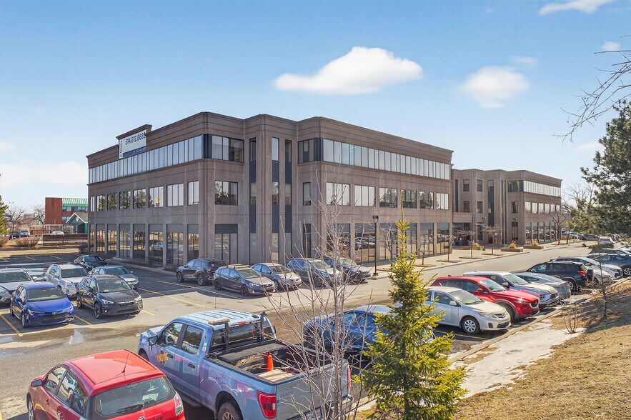 455 Boul Fénelon, Dorval, QC à louer - Photo de l’immeuble – Image 2 sur 39