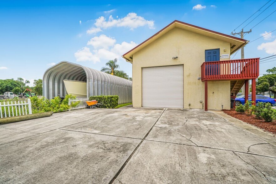 1970 SE Salerno Rd, Stuart, FL à vendre - Photo de l’immeuble – Image 3 sur 18