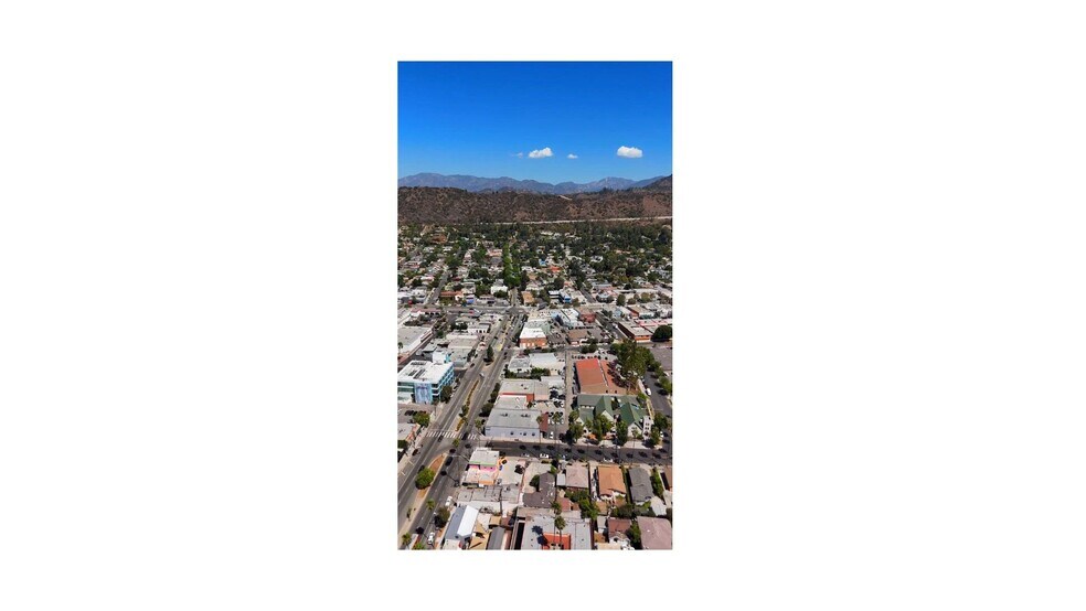 5008 Eagle Rock Blvd, Los Angeles, CA à vendre - Vidéo sur l’annonce professionnelle – Image 2 sur 18