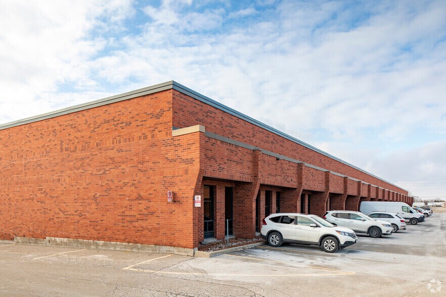 1100 Mid-Way Blvd, Mississauga, ON à louer - Photo de l’immeuble – Image 3 sur 4