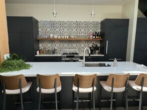 1516 Folsom St, San Francisco, CA à louer Photo de l’immeuble– Image 2 sur 8