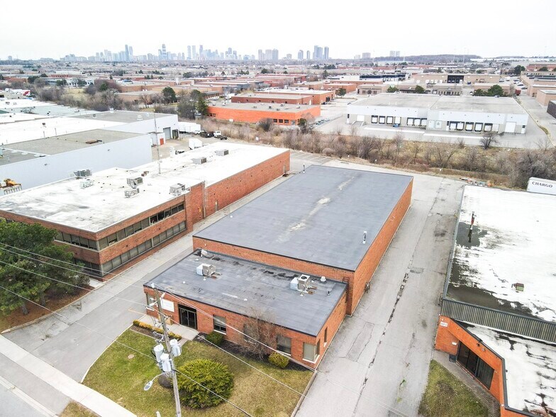 1146 Aerowood Dr, Mississauga, ON à vendre - Photo de l’immeuble – Image 2 sur 14