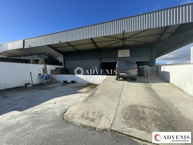 Plus de détails pour Local d'activités à louer