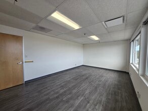 14895 E 14th St, San Leandro, CA à louer Photo intérieure– Image 2 sur 3