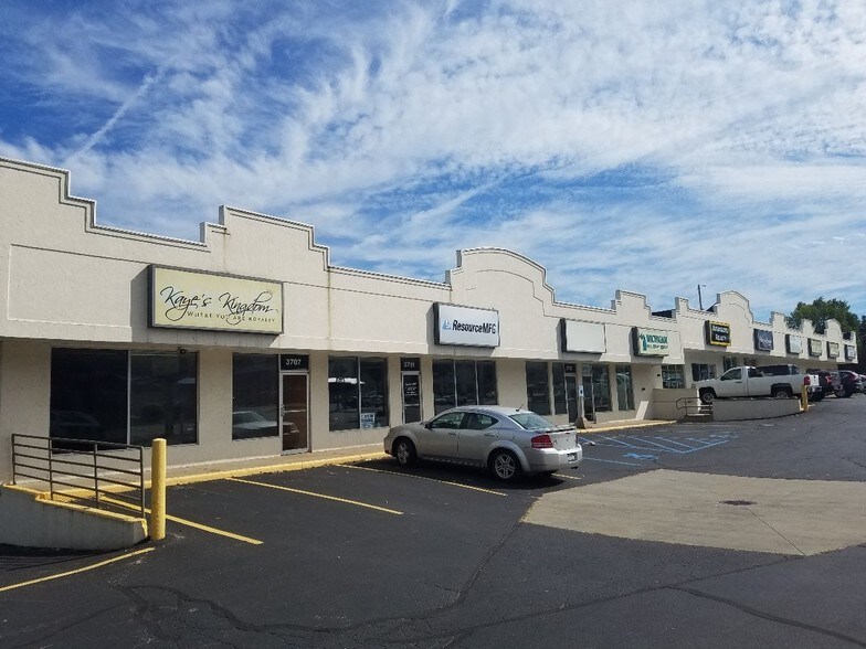 3707-3721 S Westnedge Ave, Kalamazoo, MI à louer - Photo de l’immeuble – Image 2 sur 5