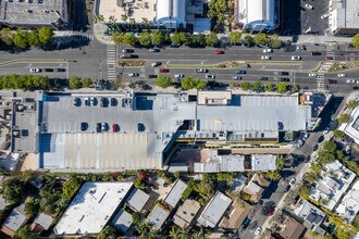 8550-8594 Santa Monica Blvd, West Hollywood, CA - VUE AÉRIENNE  vue de carte - Image1