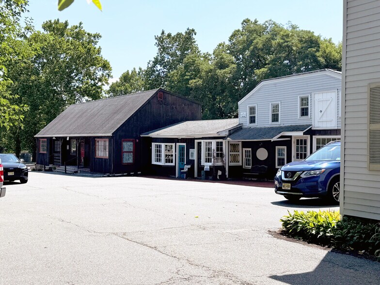 6 Hilltop Rd, Mendham, NJ à louer - Photo de l’immeuble – Image 1 sur 9