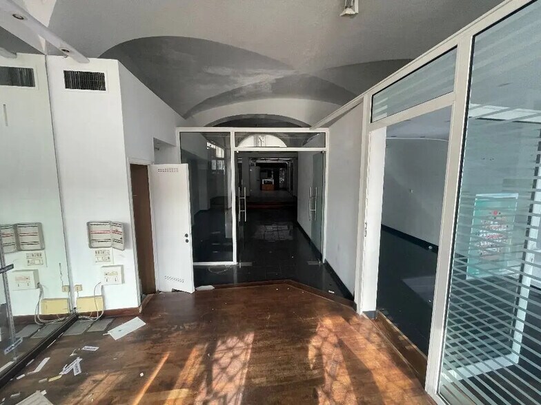 Local commercial dans Lyon à louer - Photo de l’immeuble – Image 2 sur 5