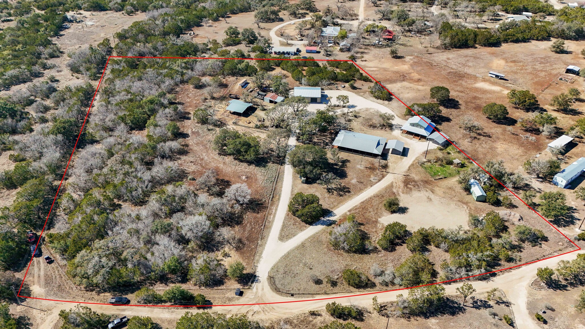 165 Mari B Dr E, Center Point, TX à vendre Photo principale– Image 1 sur 50