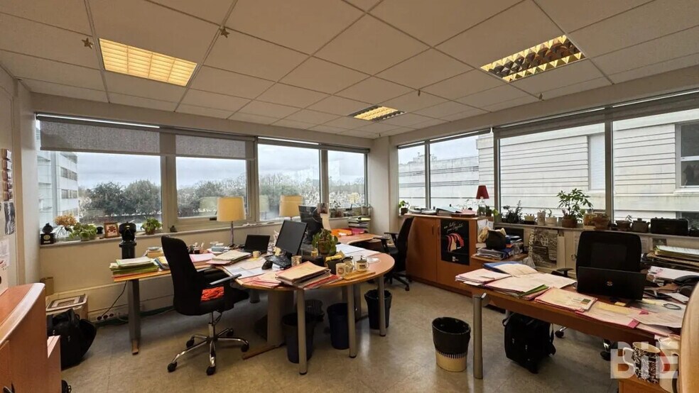 Bureau dans Bordeaux à louer - Photo de l’immeuble – Image 2 sur 4