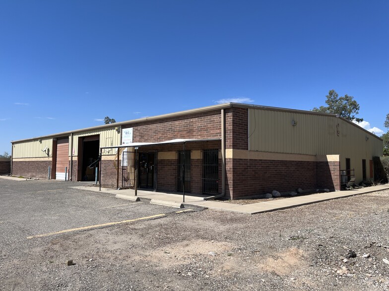 3528 S Dodge Blvd, Tucson, AZ à louer - Photo de l’immeuble – Image 1 sur 1